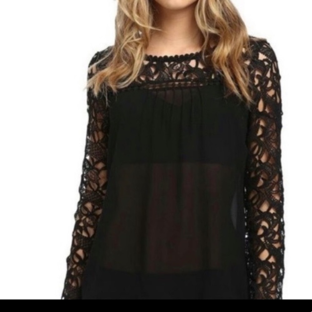 Double Zero Black Top Crochet Sleeves size M